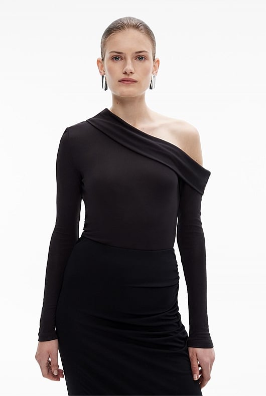 Draped Asymmetric Top