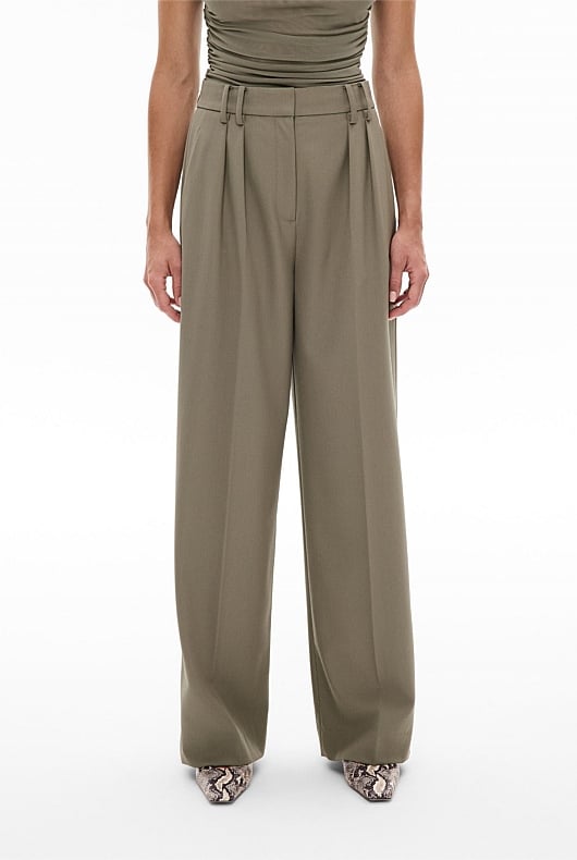 Soft Pleat Pant