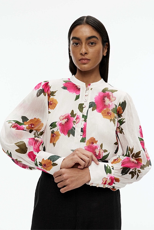WATERCOLOR BLOOM HALF PLACKET PULLOVER BLOUSE