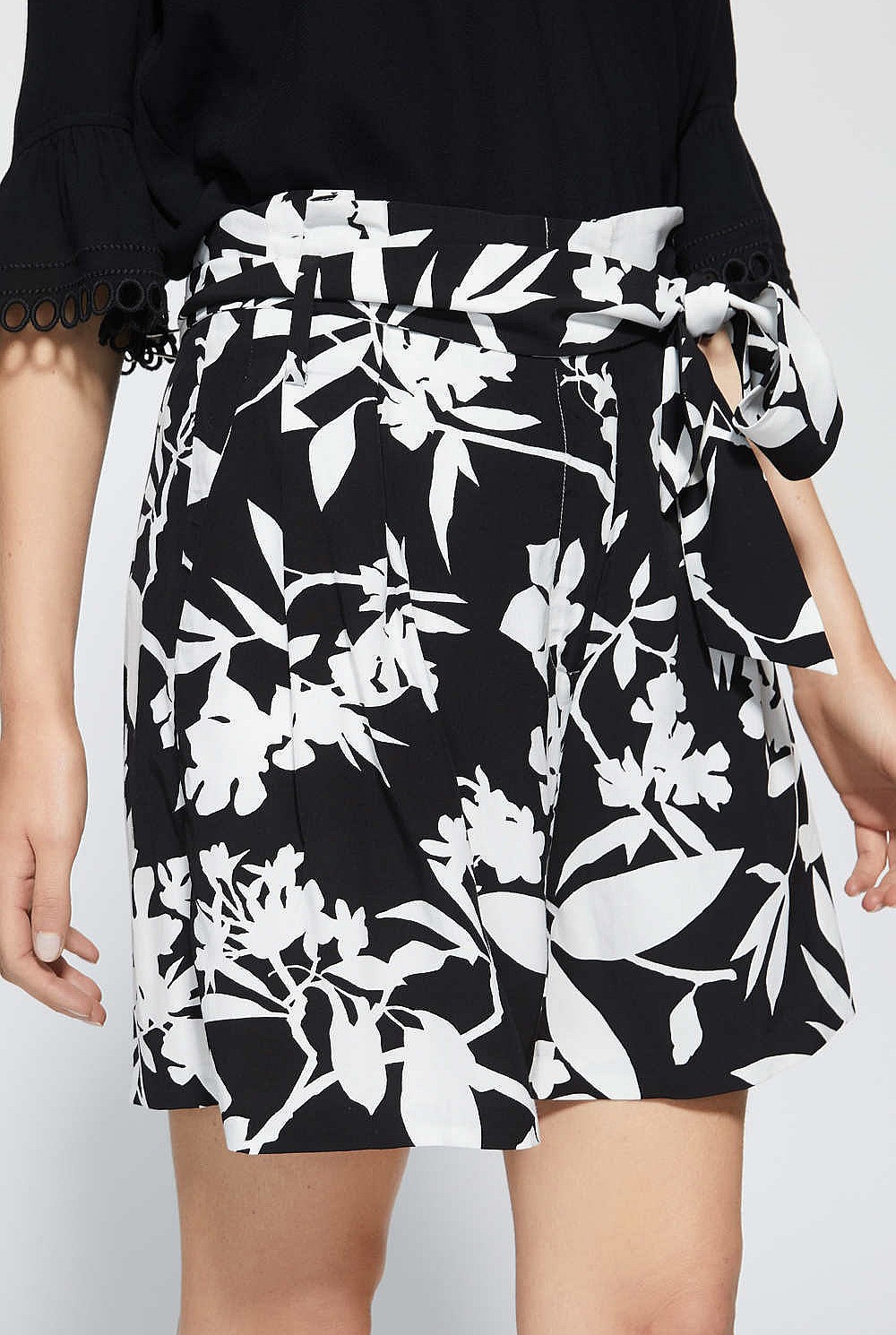 Tie Waist Short