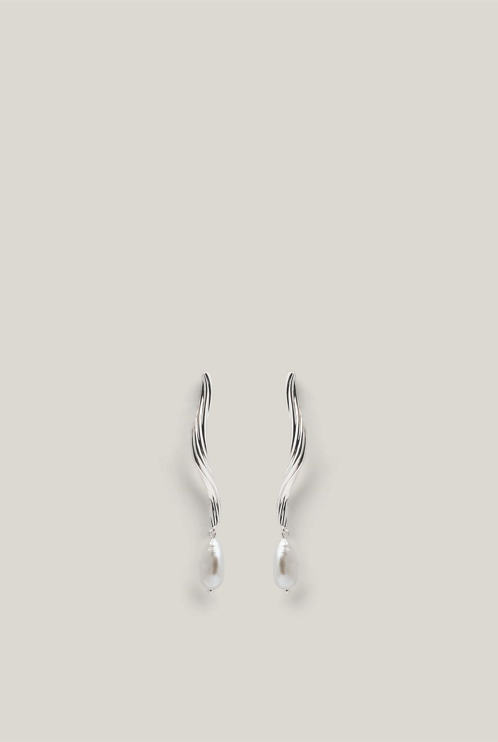 Rumi Pearl Earring