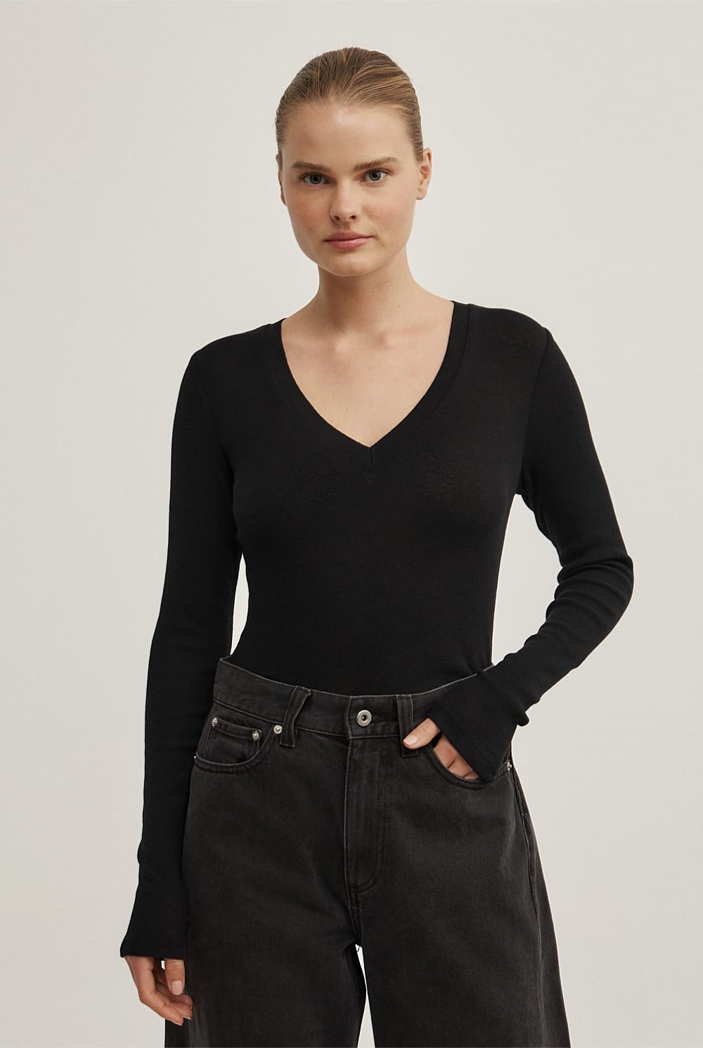 Fine V-Neck Long-Sleeve Top