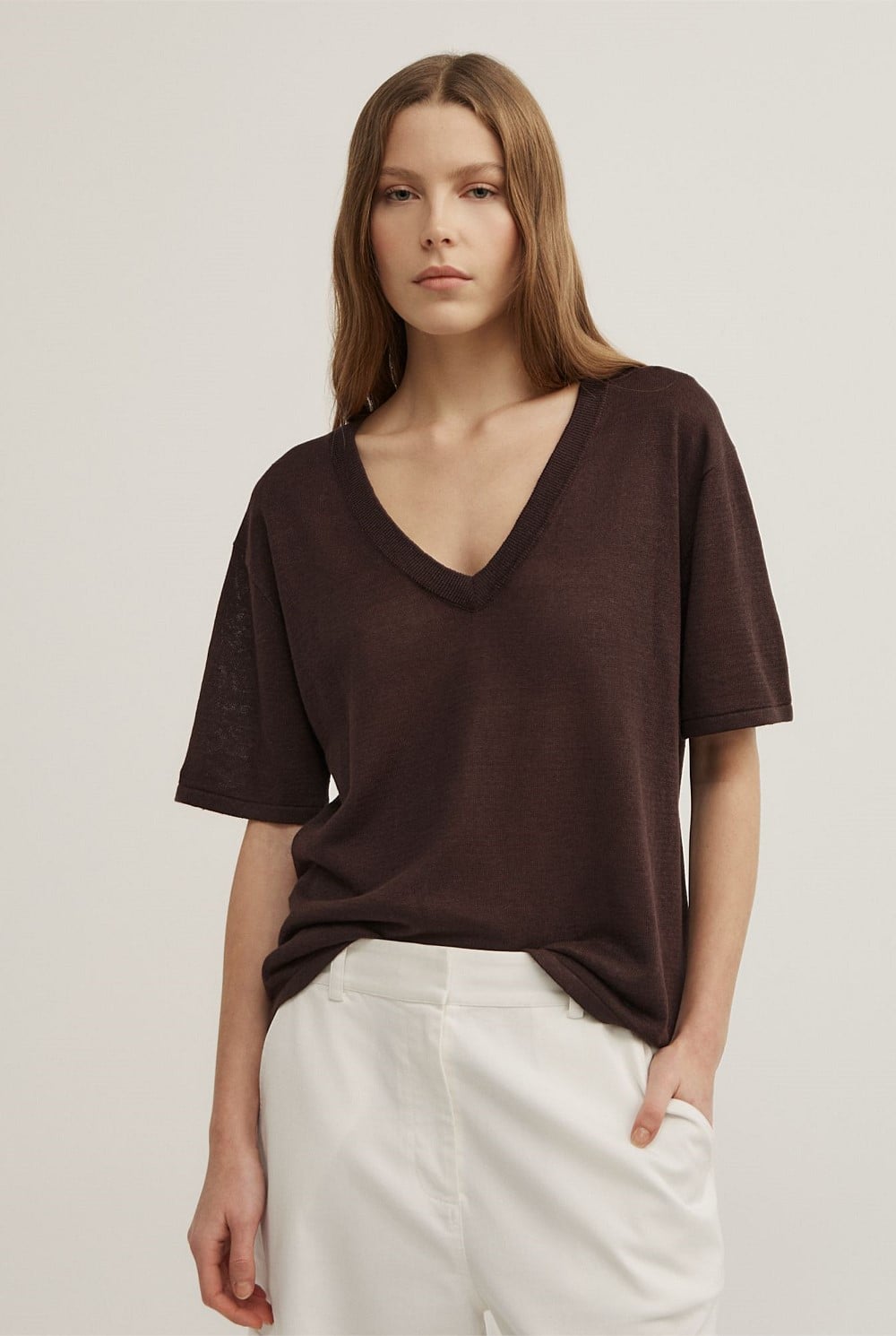Linen V-Neck Knit T-Shirt
