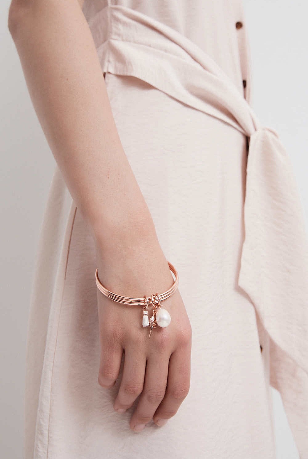 Witchery Shell Shell Bangle - Women's Bracelets & Cuffs | Witchery