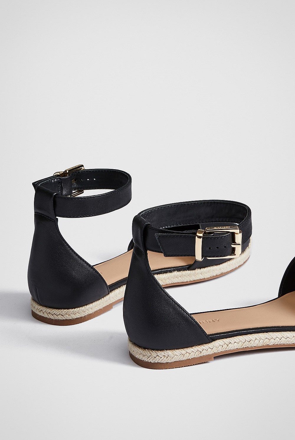 Hart Leather Flat