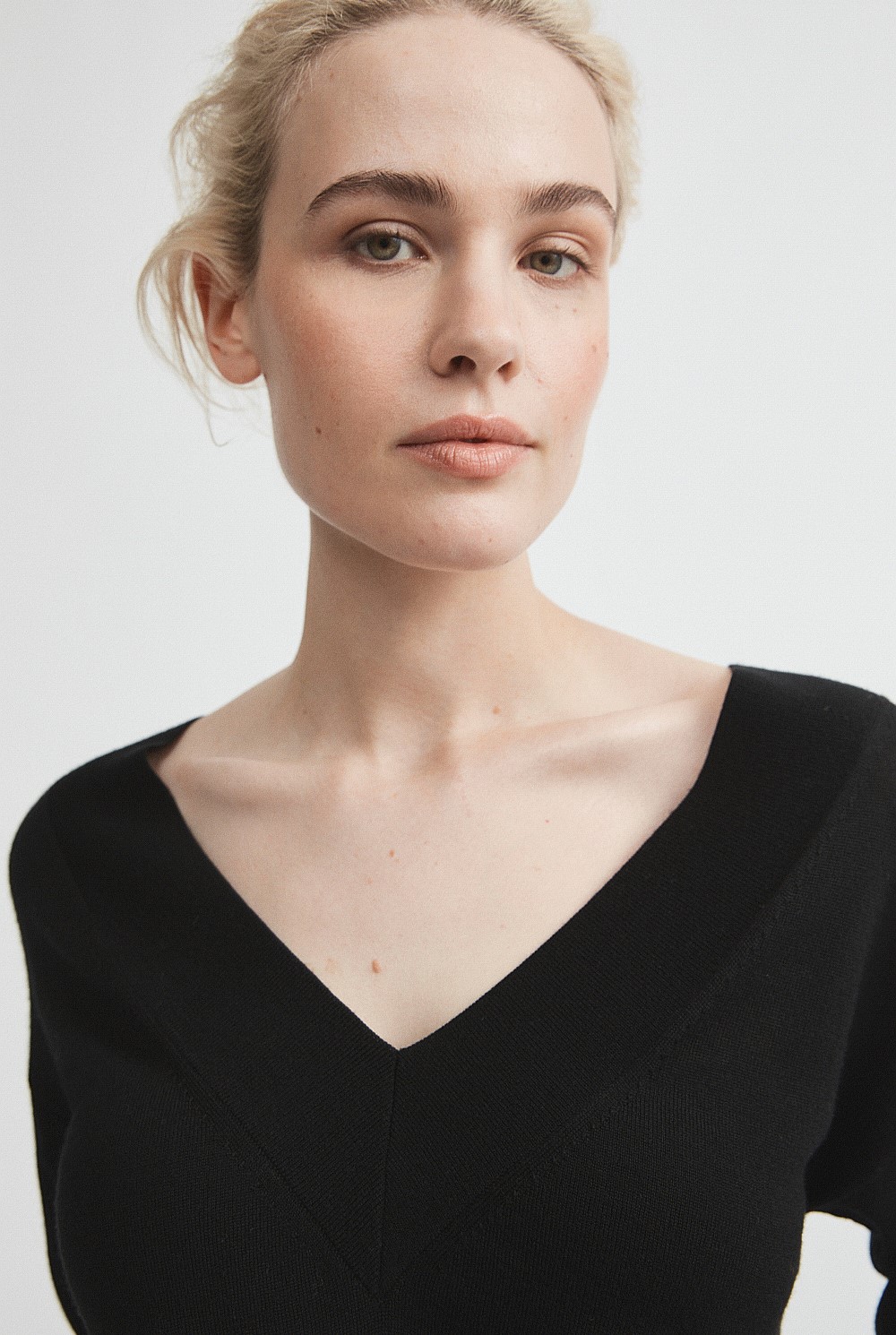 Merino V Neck Knit