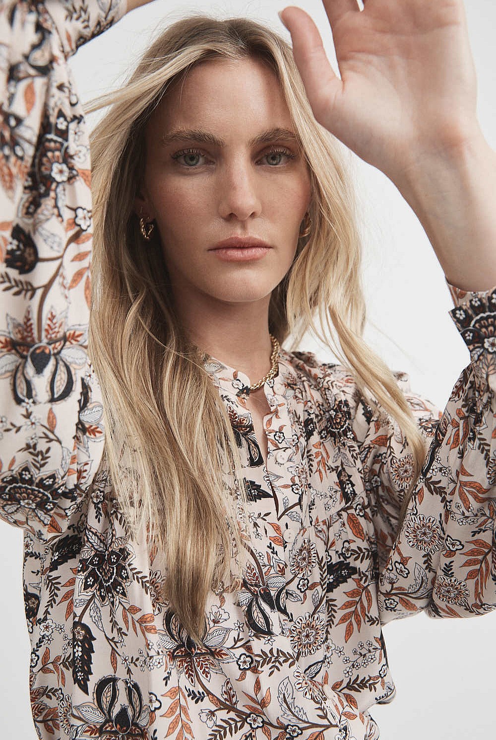 Print Shirred Sleeve Blouse
