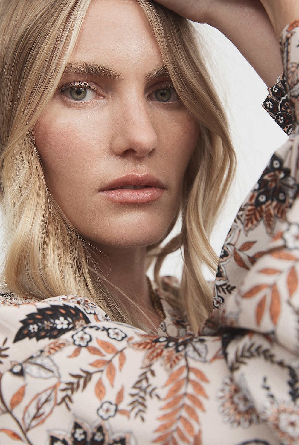 Print Shirred Sleeve Blouse