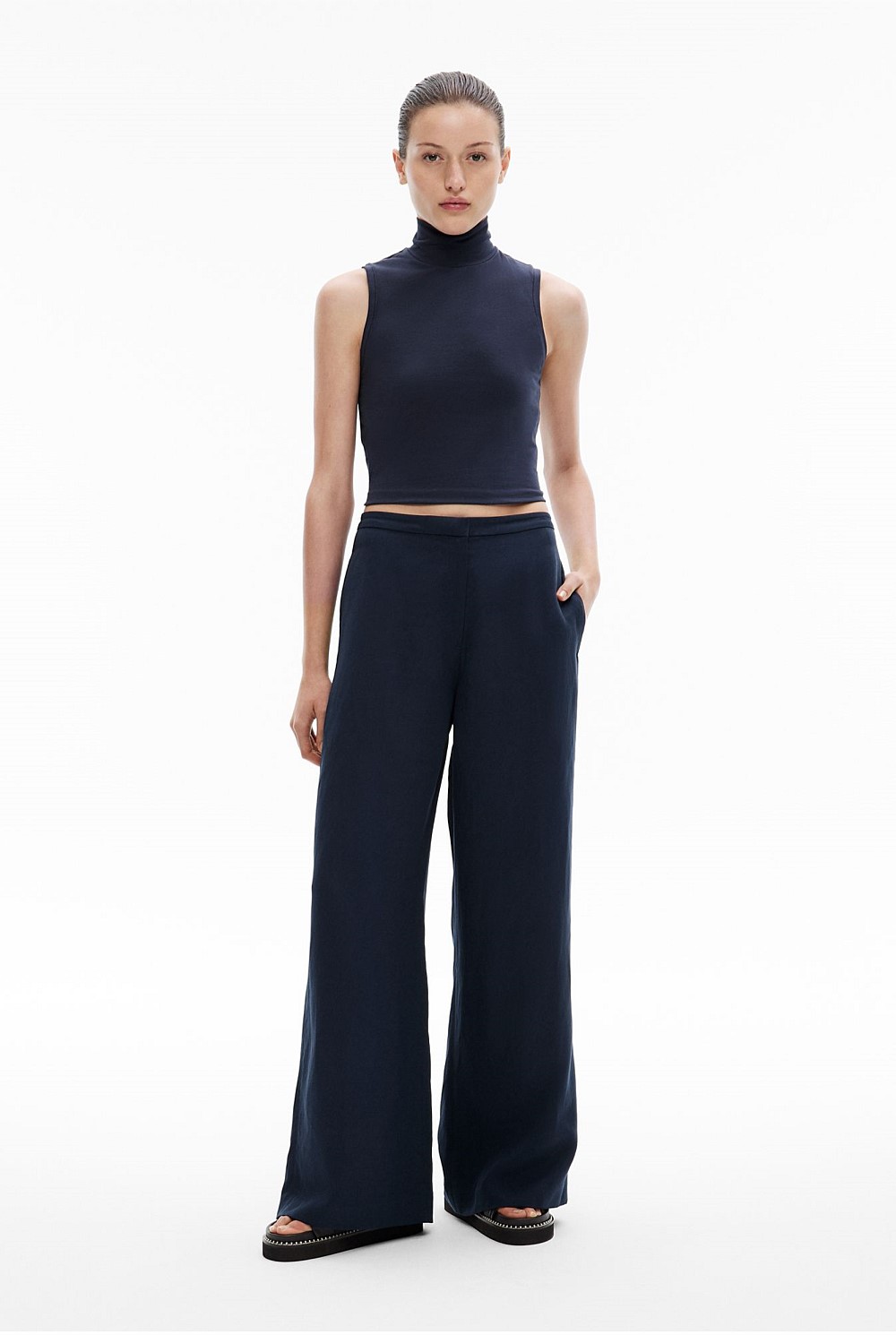 Clean Wide Leg Pant