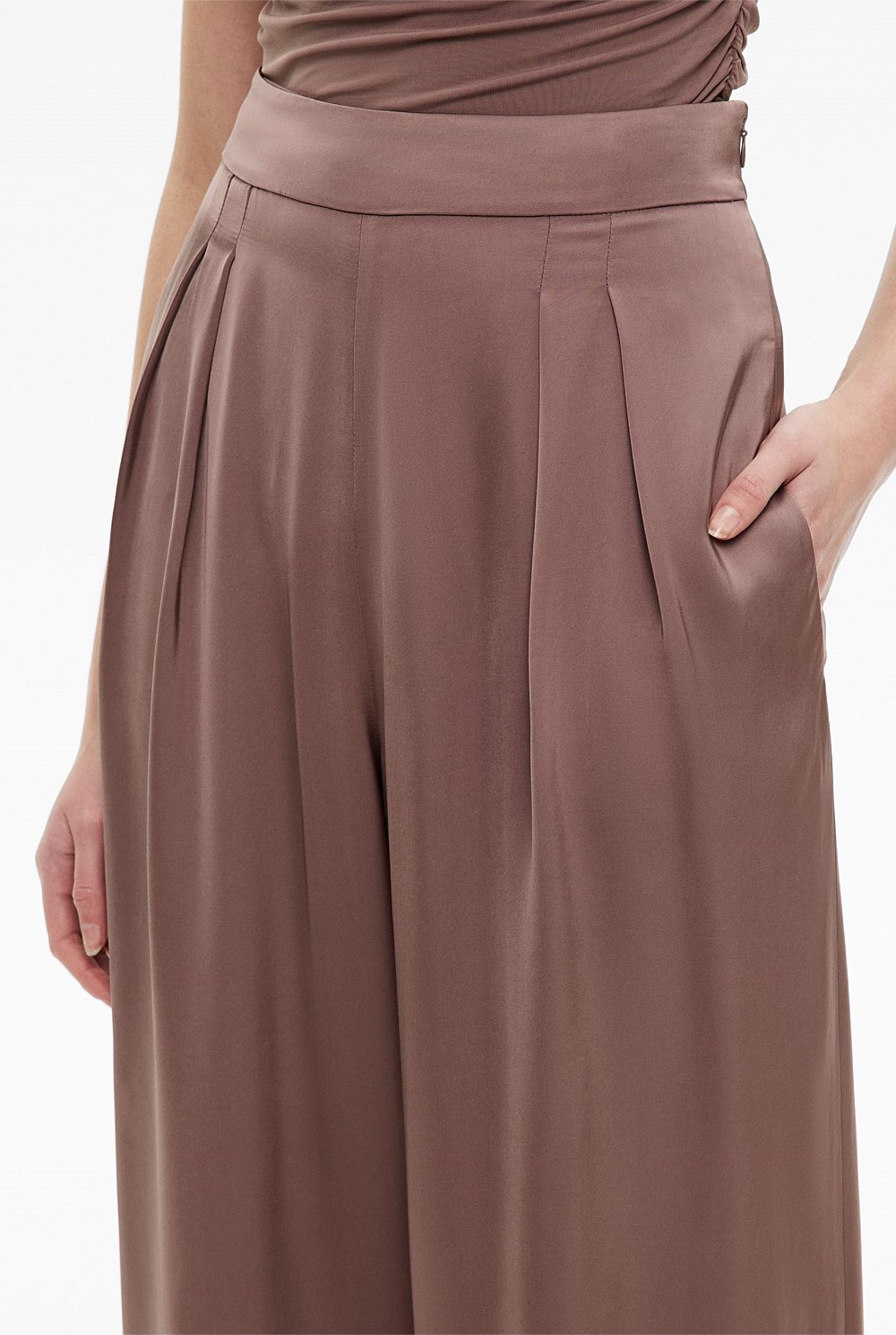 Pleat Fluid Pant