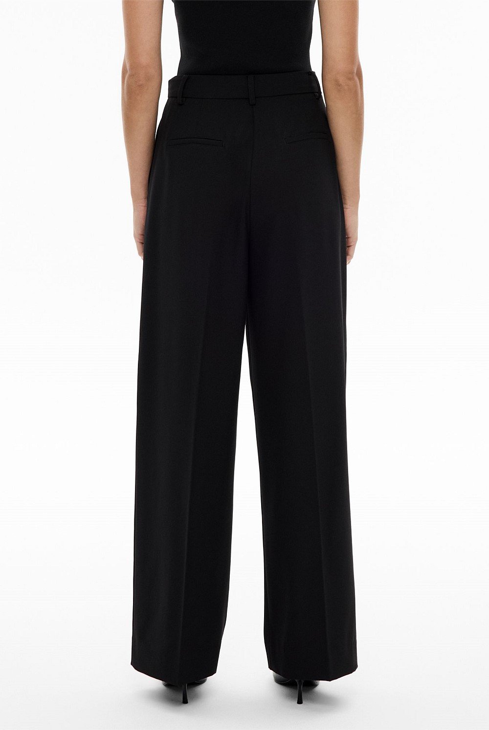 Soft Pleat Pant