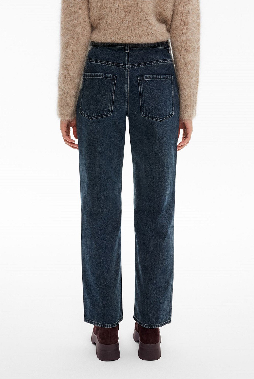 Relaxed Straight Jeans