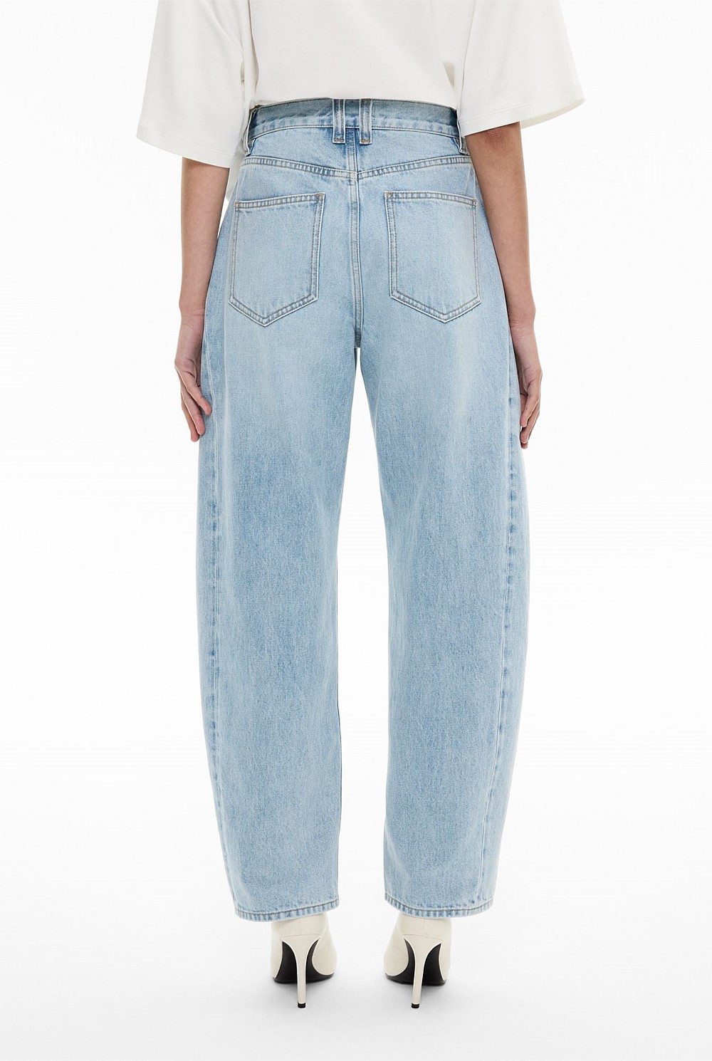 Barrel Leg Jeans