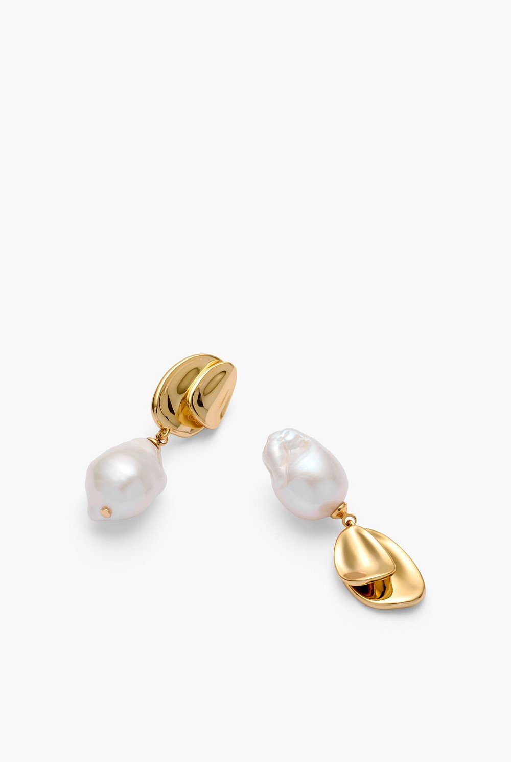 Lily Pearl Earrings