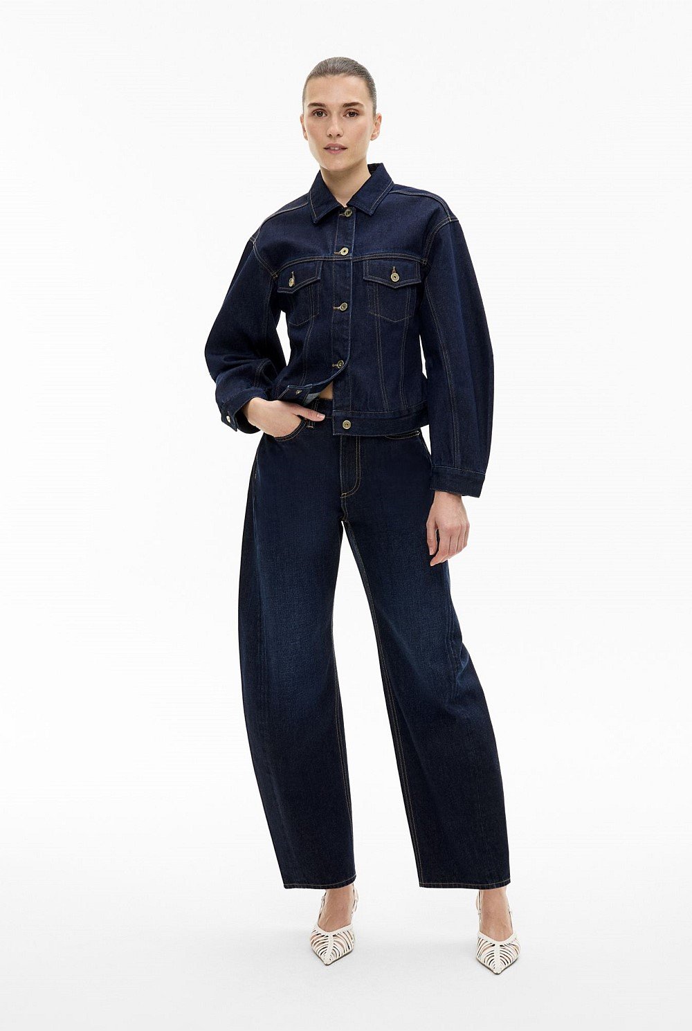 Barrel Leg Jeans