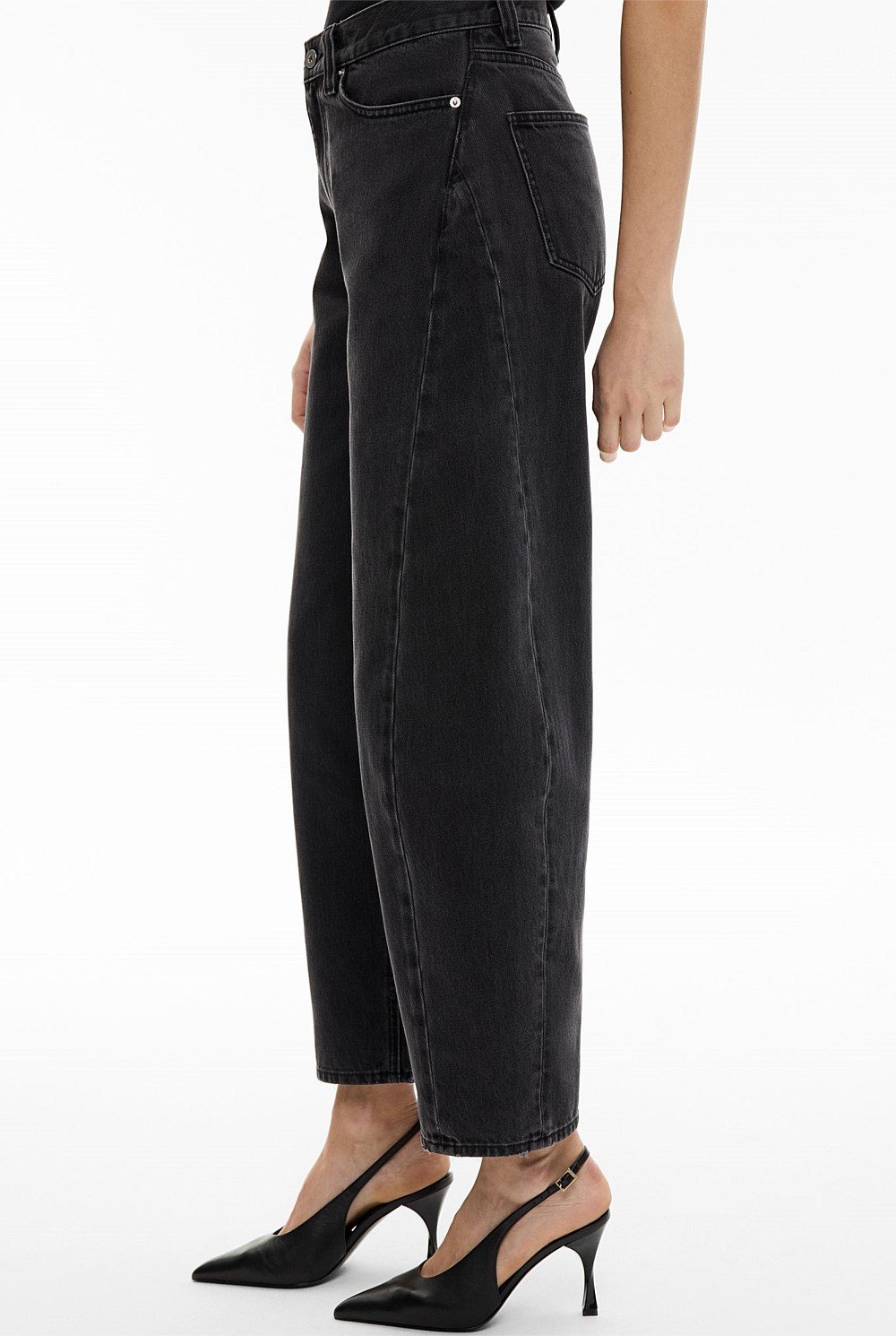 Barrel Leg Jeans