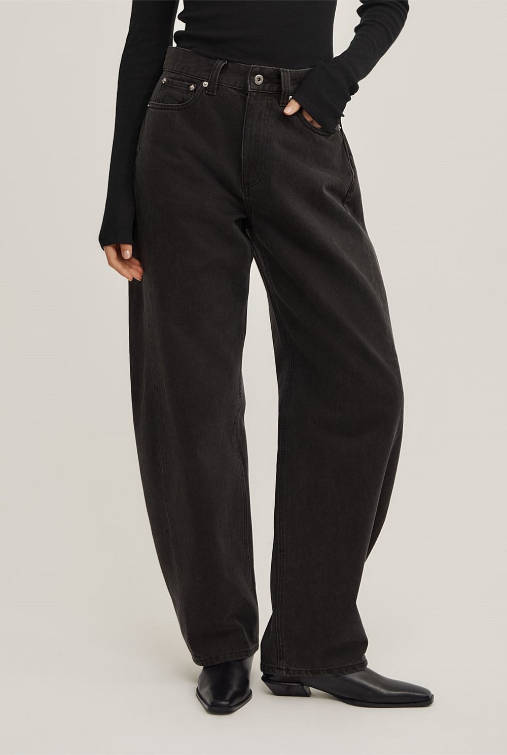 Barrel Leg Jeans