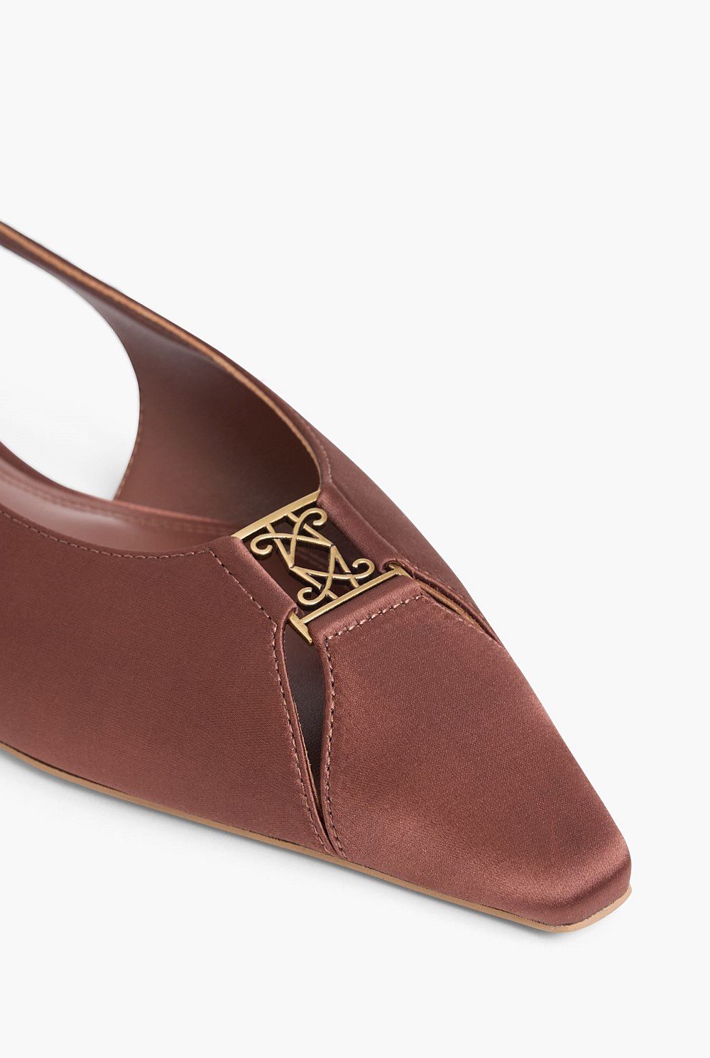Nikki Flats