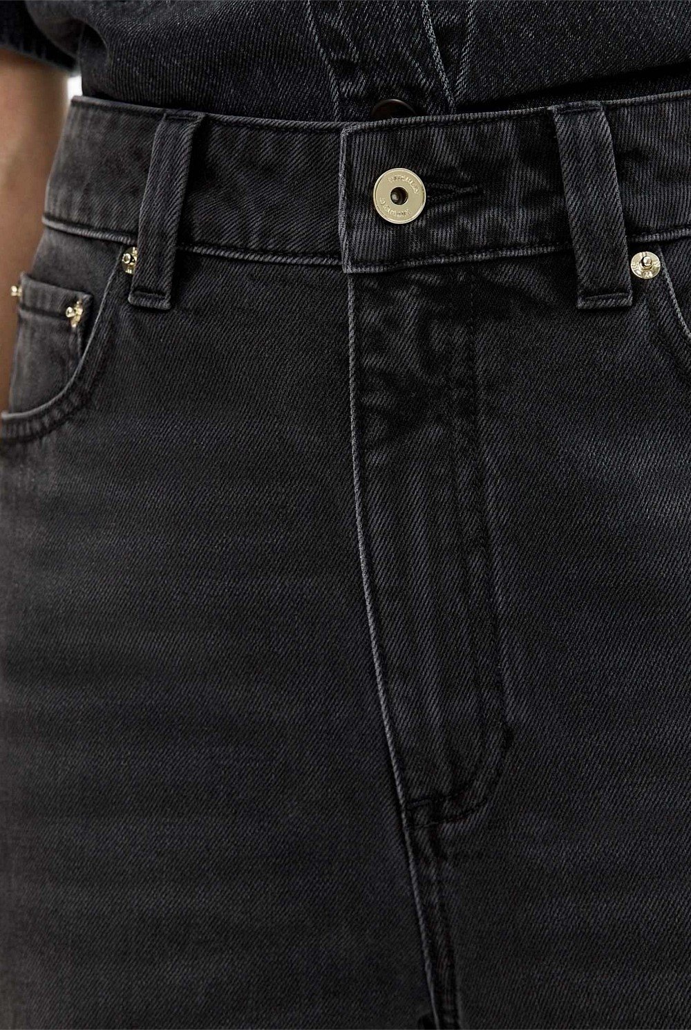 Button Detail Jeans