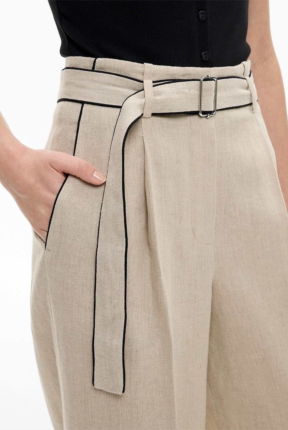 Belt Detail Linen Pants