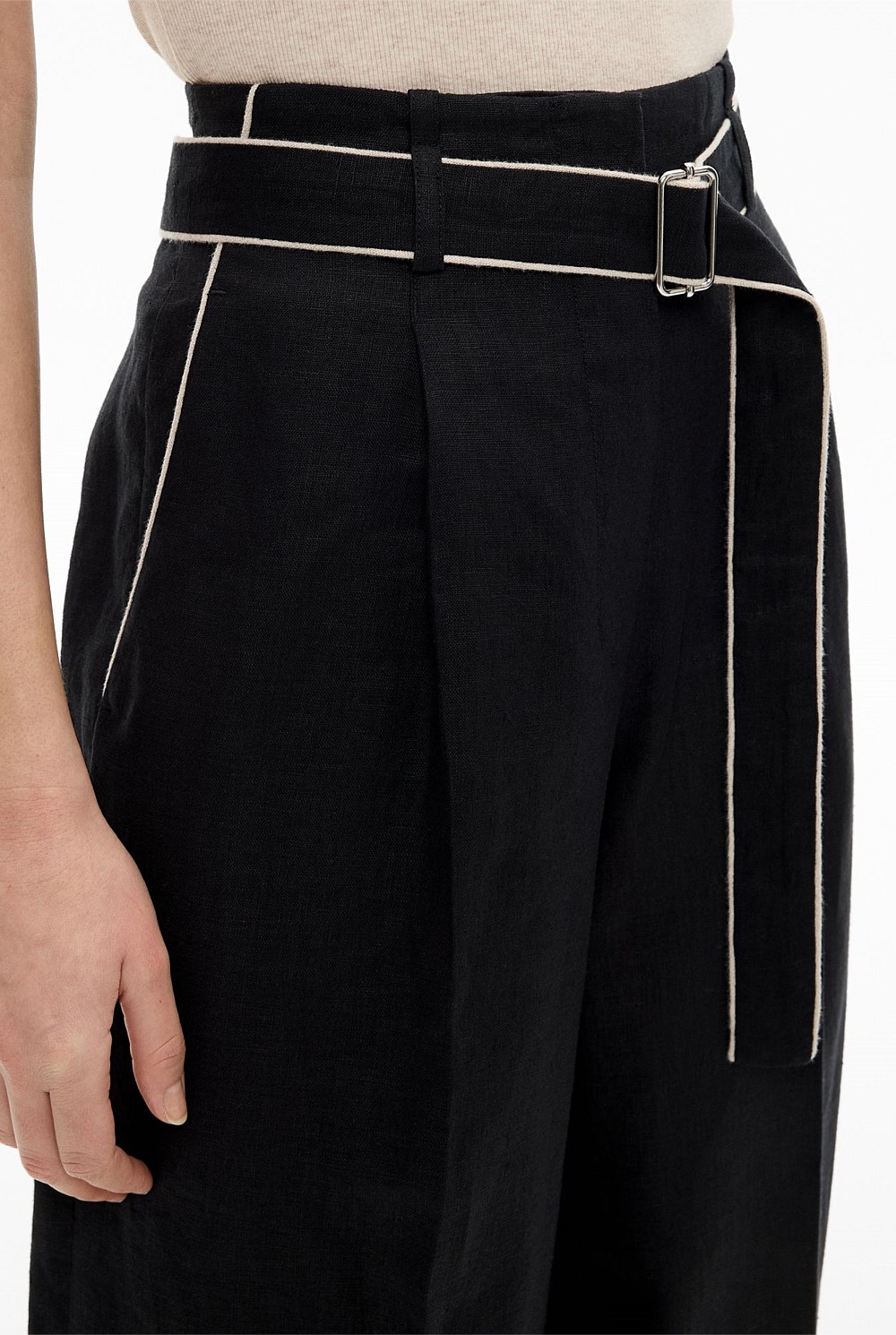 Belt Detail Linen Pants