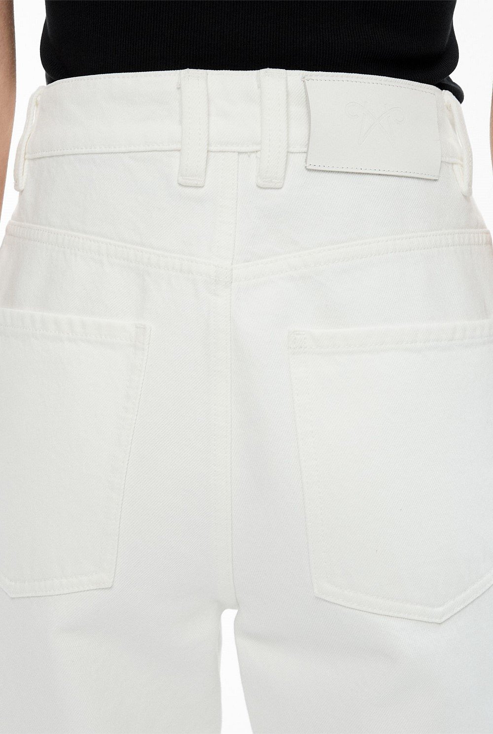 Button Detail Jean