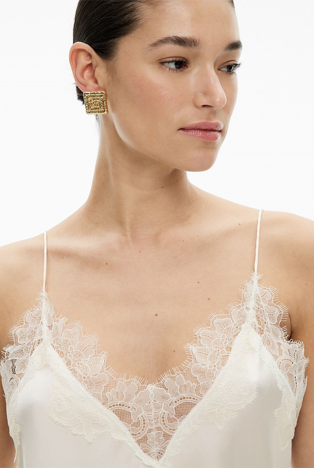 Inez Textured Stud Earrings