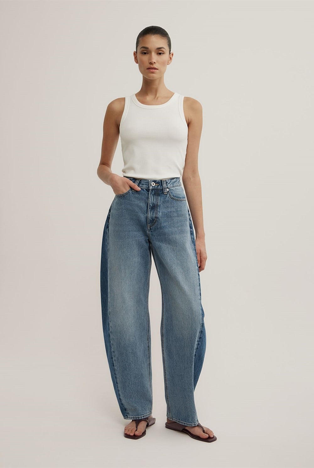 Contrast Barrel Jeans