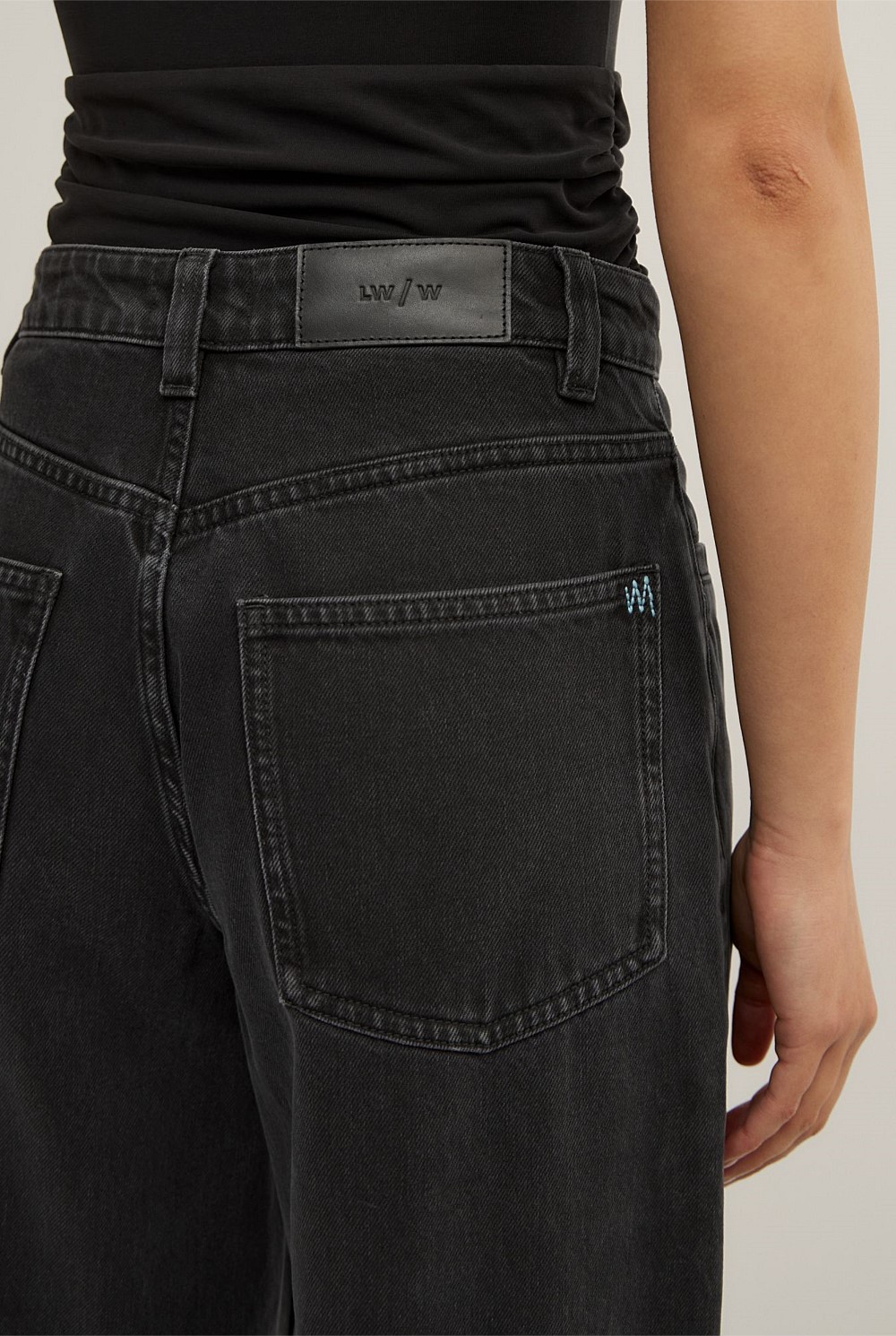 Pocket Detail Barrel Jeans