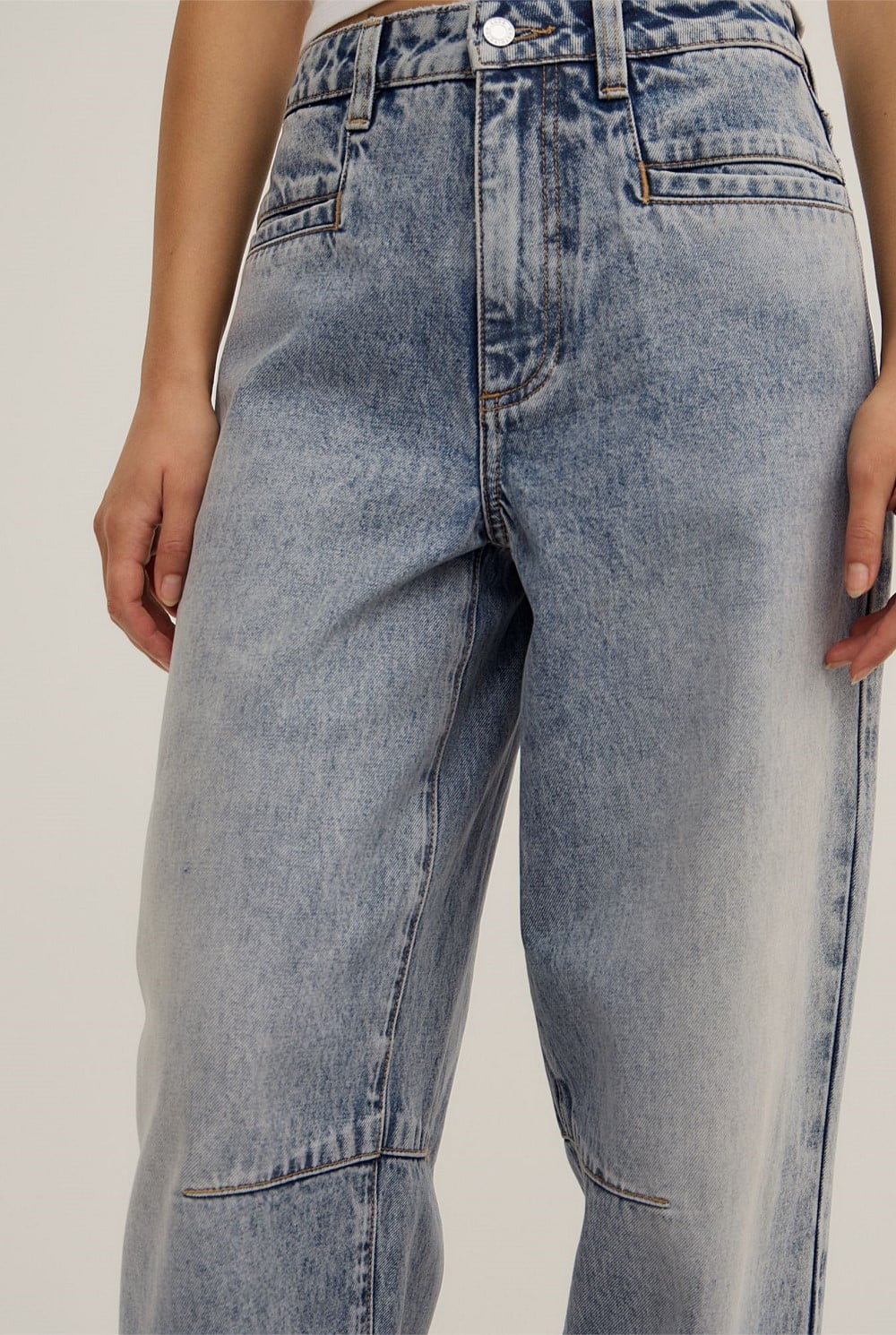 Pocket Detail Barrel Jeans