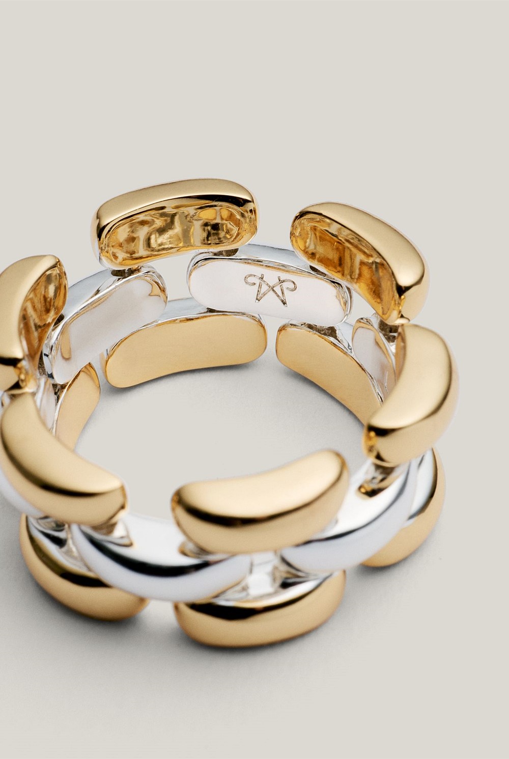 Tabi Ring