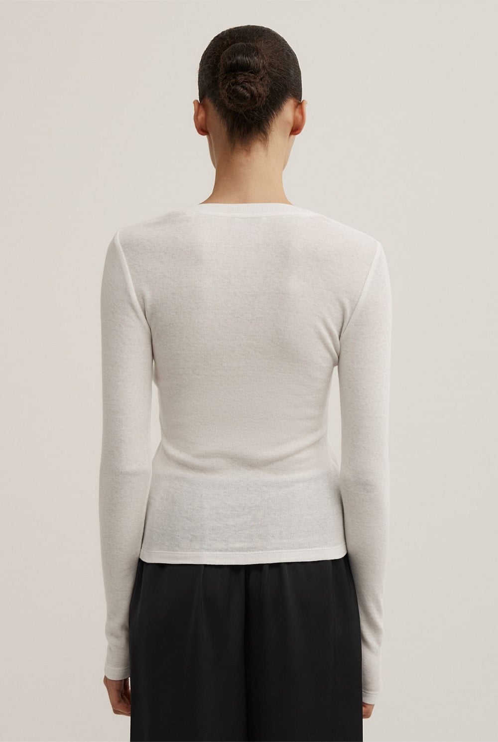 Fine V-Neck Long-Sleeve Top