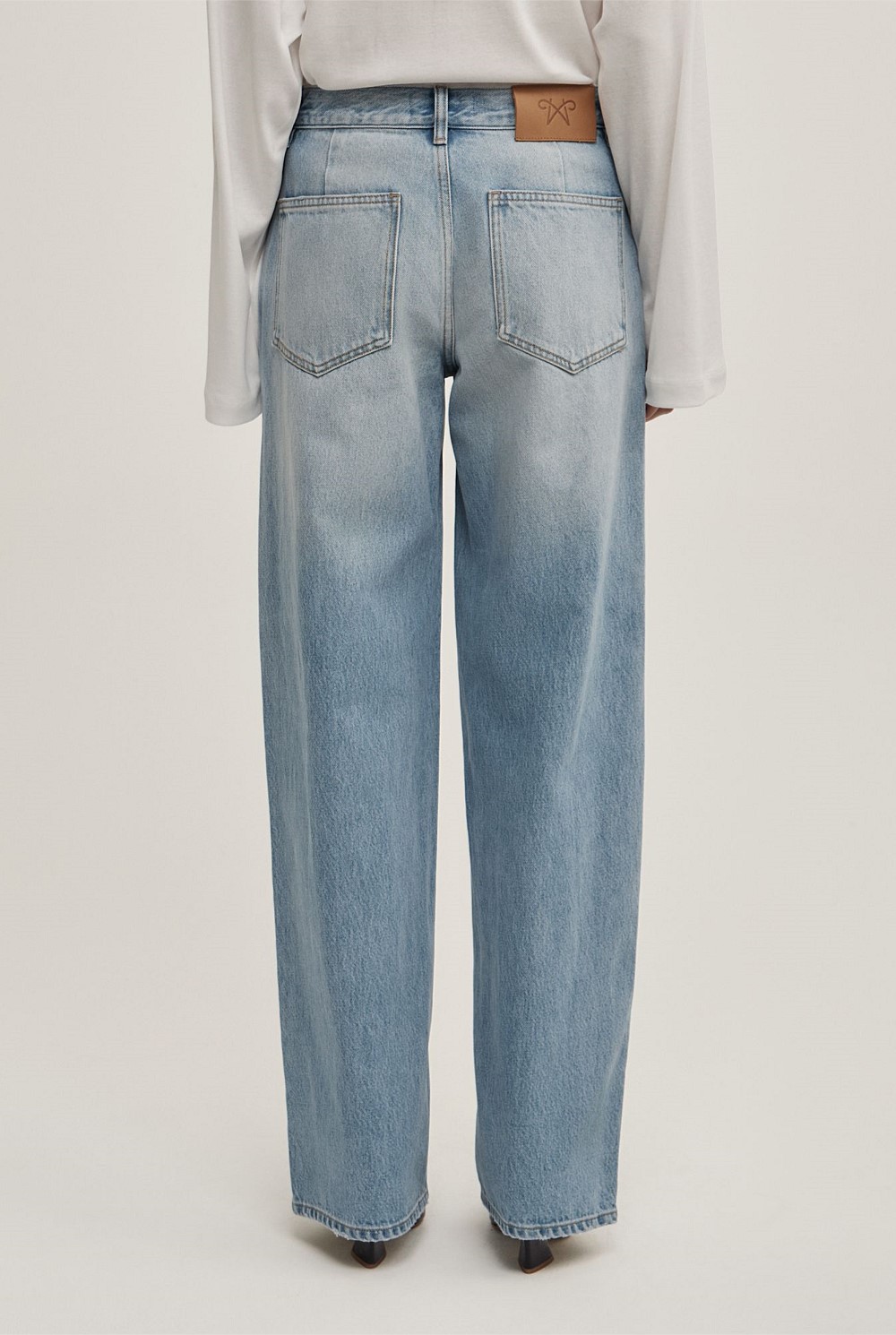Mid Rise Wide Leg Jean