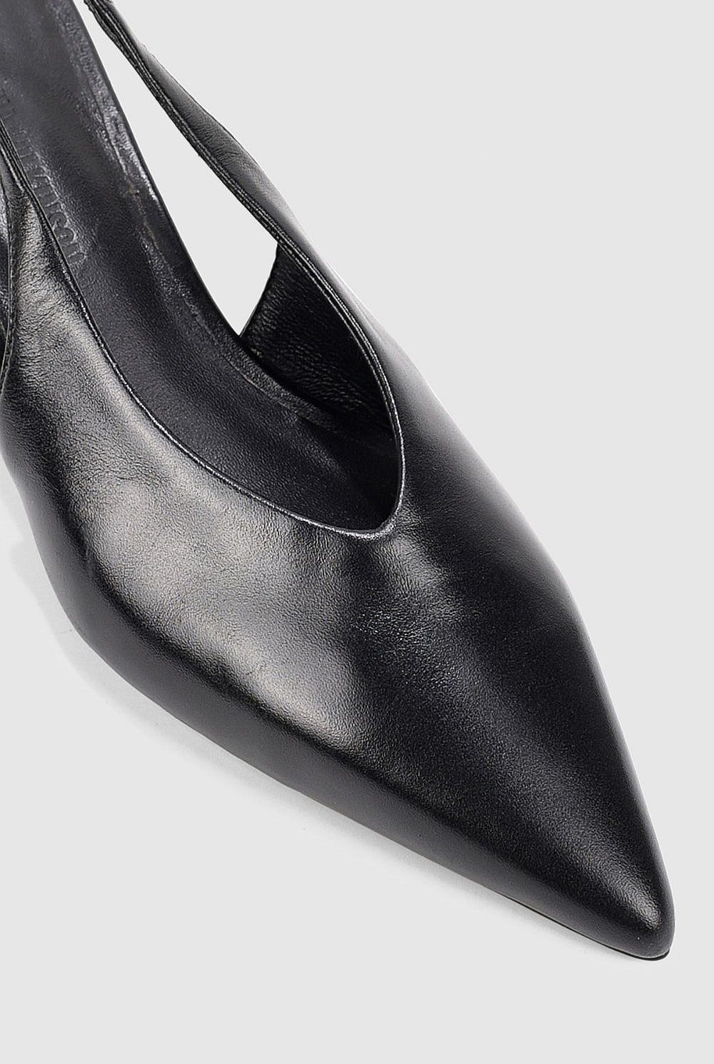 Ayvie Wedge
