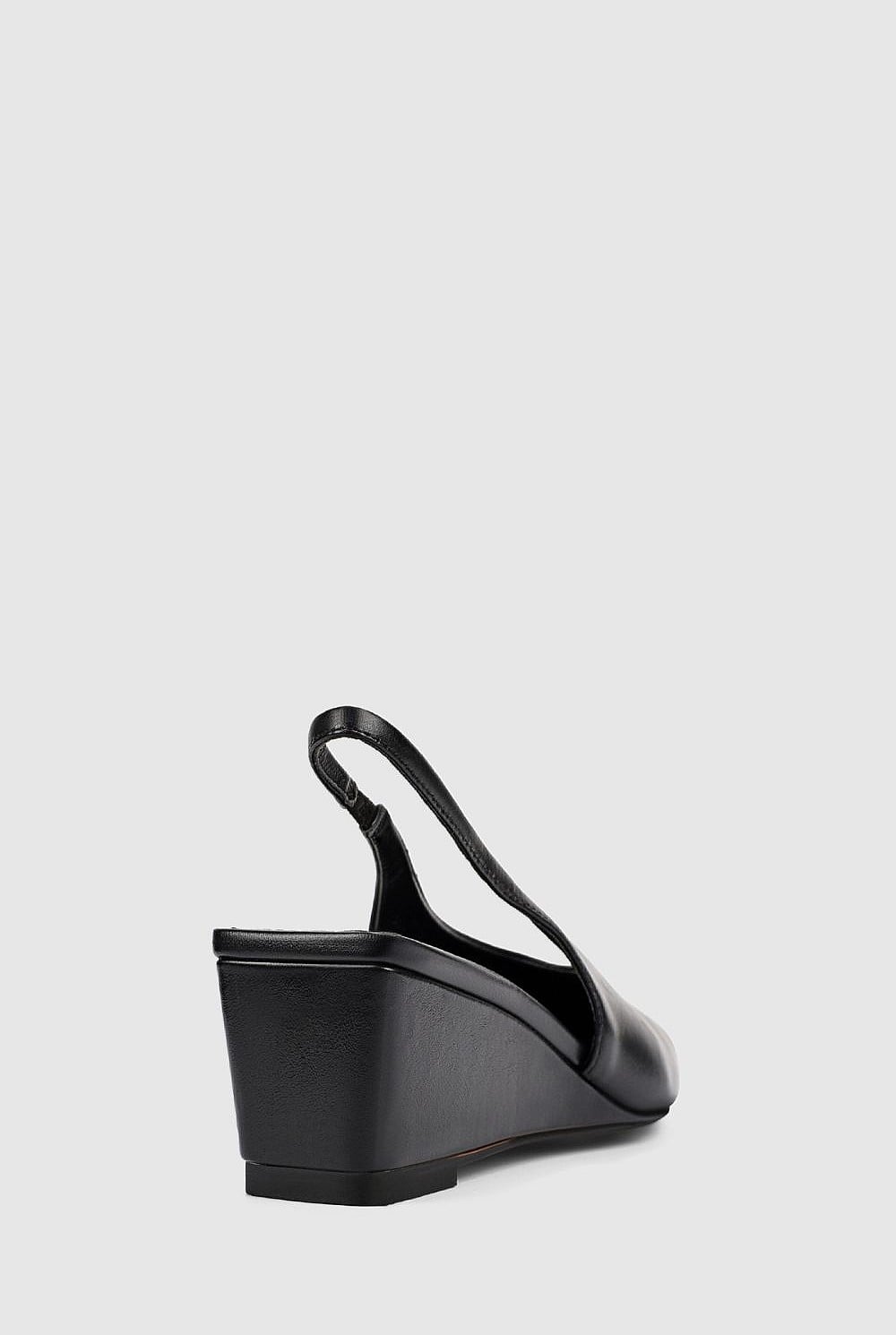 Ayvie Wedge