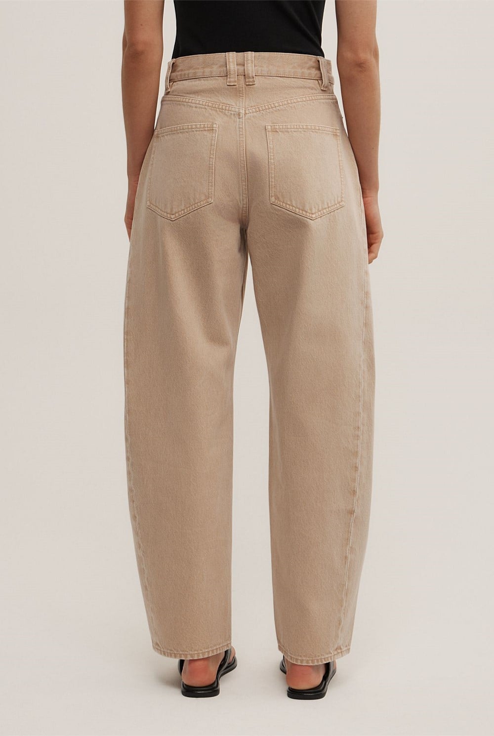 Barrel Leg Jeans