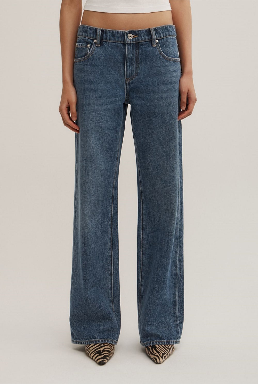Low Rise Relaxed Jeans
