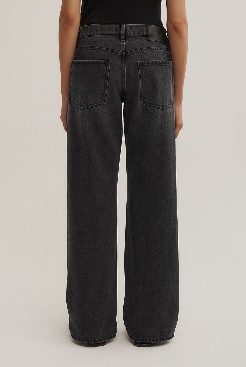 Low Rise Relaxed Jeans