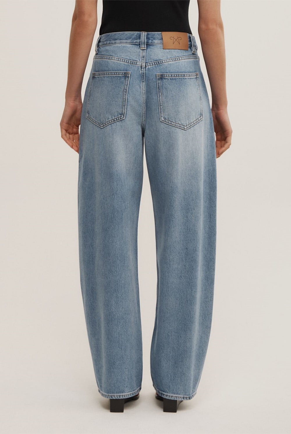 Soft Curve Barrel Jeans