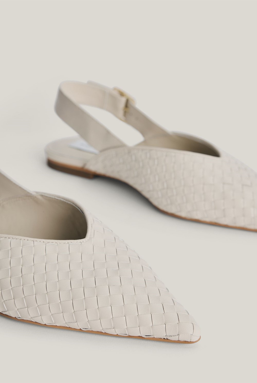 Daisy Weave Flats