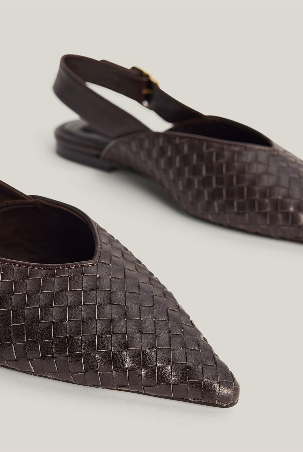 Daisy Weave Flats
