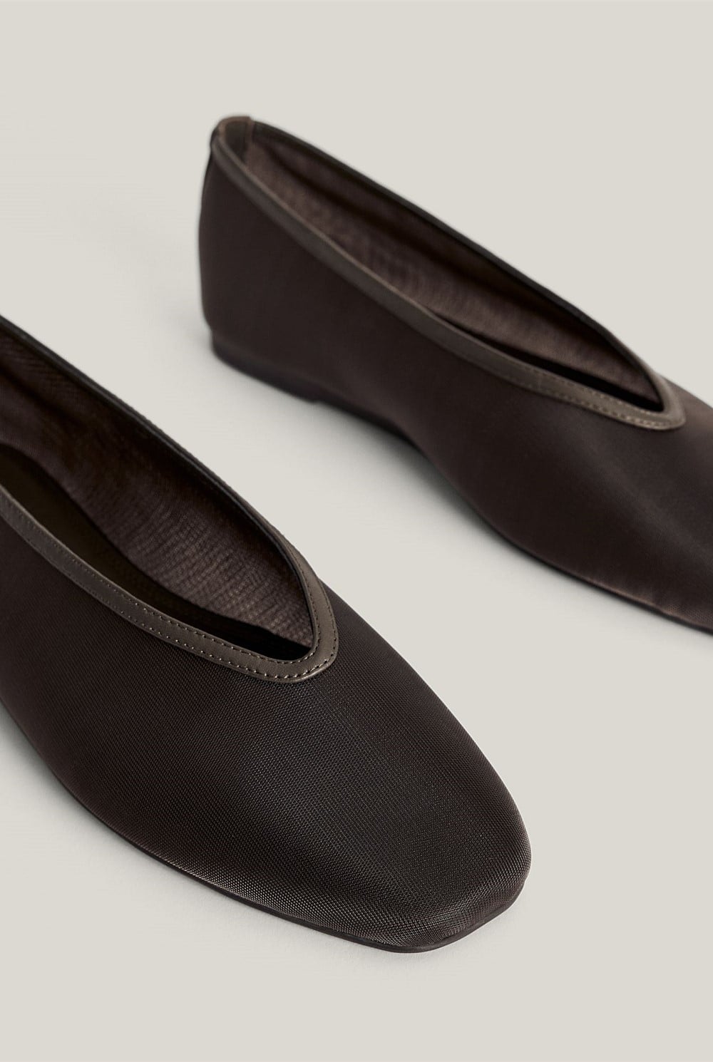 Petra Mesh Flats