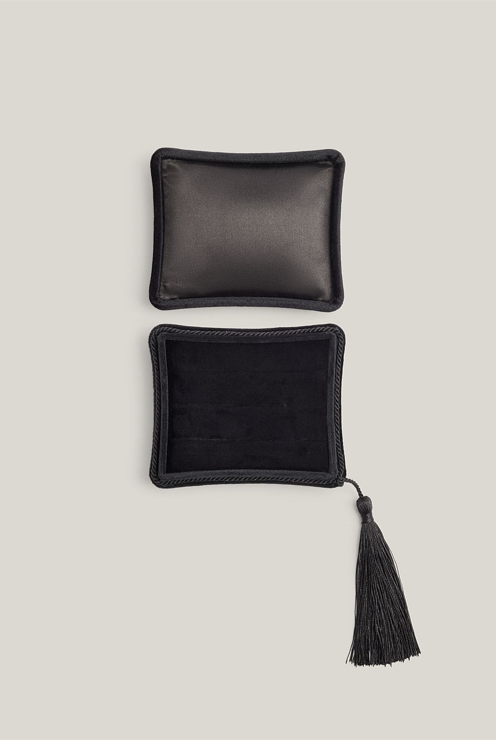 Tassel Jewel Case